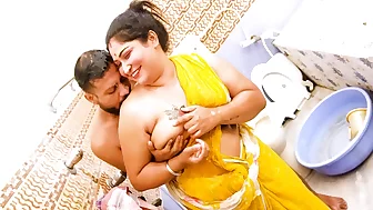 Desi Naukrani Bhabi Deborji Ke Sath Bathroom Sex, Hardcore Sex