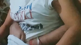 Use dekhte hi mera danda khada ho jata he pataa kar choda