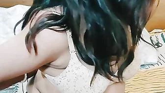 Bhabhi playing and Teasing and Squirting.