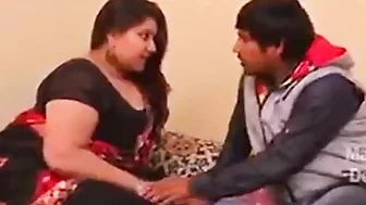 Desi bhabi ko patake ki choot ki chudai